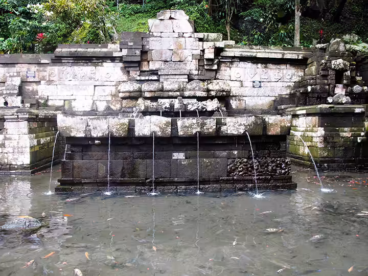 Candi Jolotundo Mojokerto