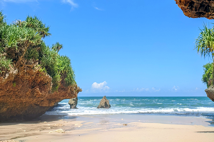Sekilas Tentang Pantai Srakung Gunung Kidul