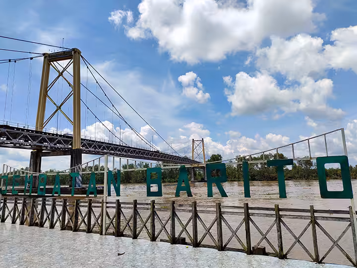 Wisata Jembatan Barito