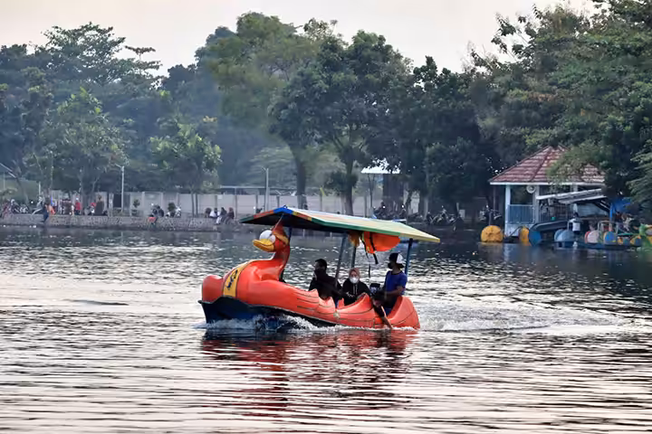 beber air Situ Cilodong