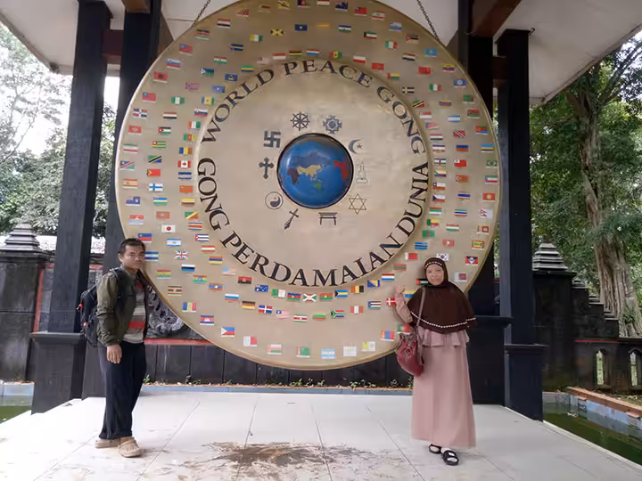 gong perdamaian Ciung Wanara Ciamis