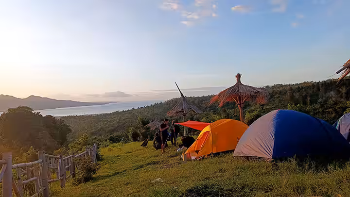 Camping di Bukit Sewu Sambang