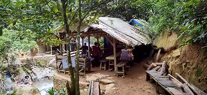 Fasilitas di Curug Cibaliung Bogor