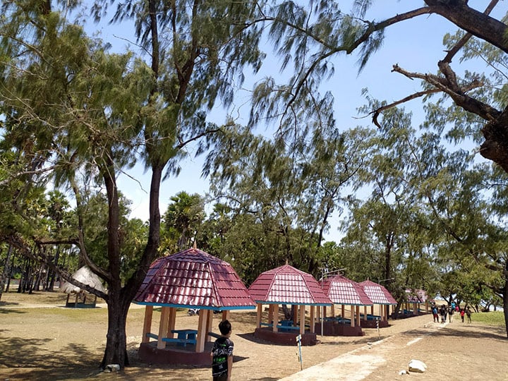 fasilitas di Pantai Oetune