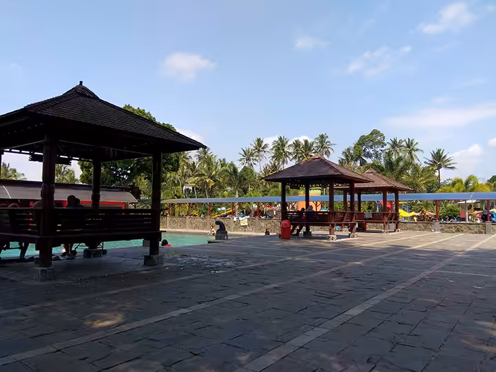 fasilitas di Pikatan Waterpark