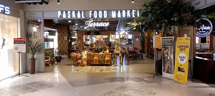 foodcourt 23 Paskal Shopping Center