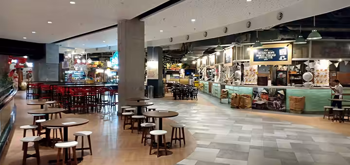 foodcourt area di Pakuwon Mall Surabaya