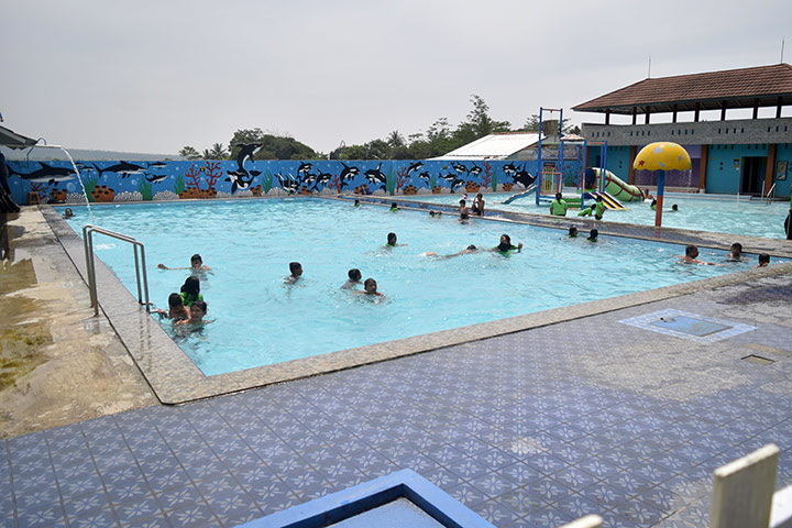 kolam renang Wisata Buken