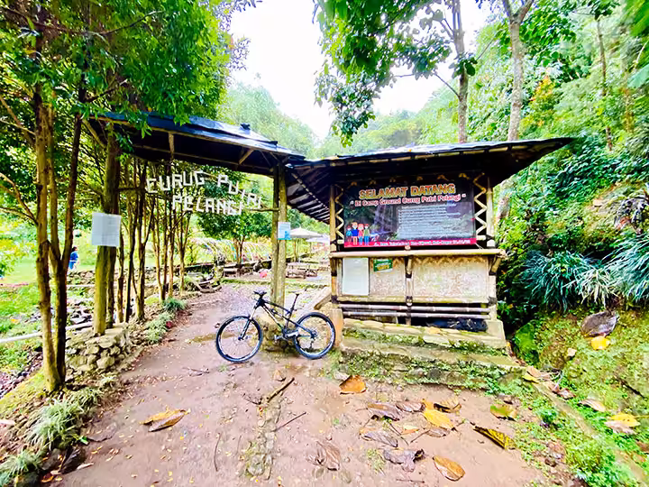 loket Curug Putri Pelangi