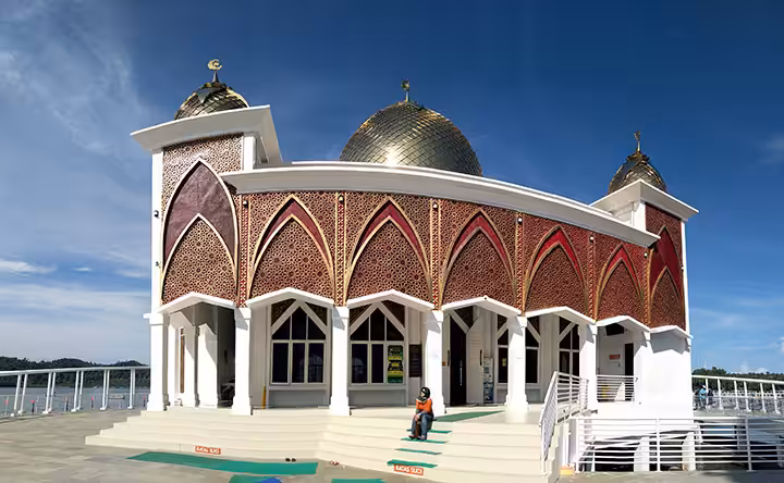 masjid di Pantai Carocok Painan