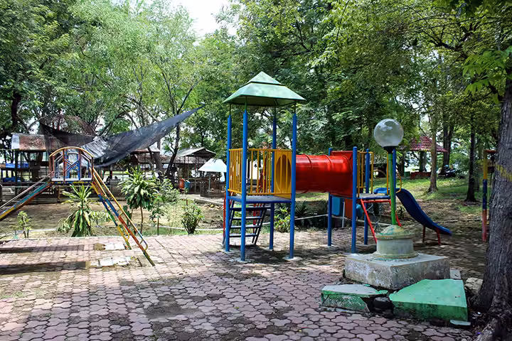playground Waduk Gondang Lamongan