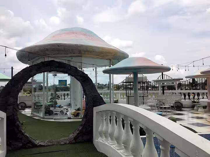 rumah jamur di Floating Castle Froggy Edutography