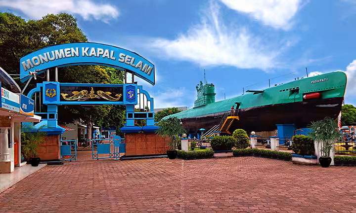sejarah Monumen Kapal Selam Surabaya