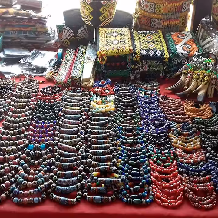 Aksesoris Suku Dayak