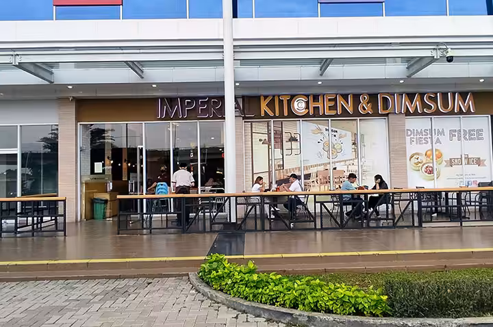 Green Pramuka Square restaurant