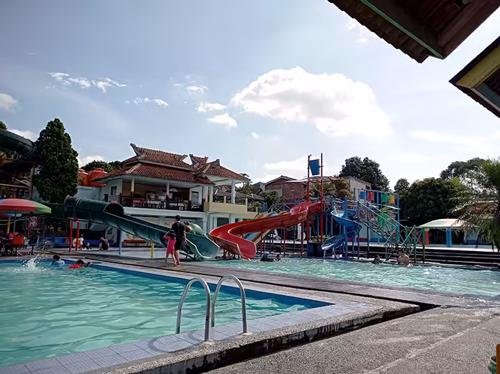 Kolam Renang Ciawitali Cimahi