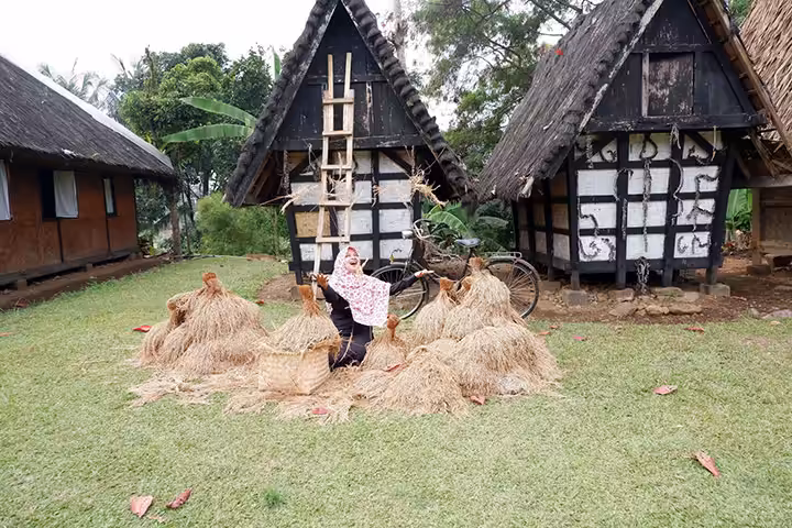 Sejarah Kampung Budaya Sindang Barang