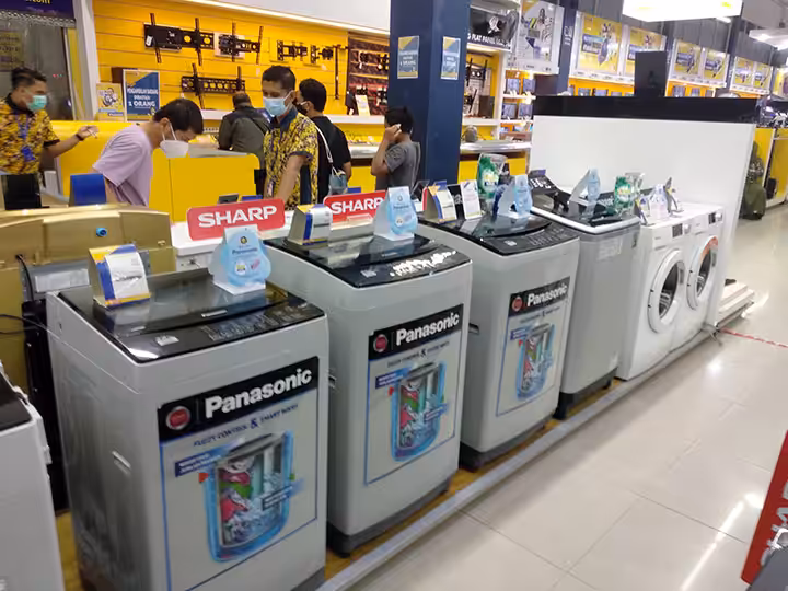belanja di Hartono Electronics Store Malang