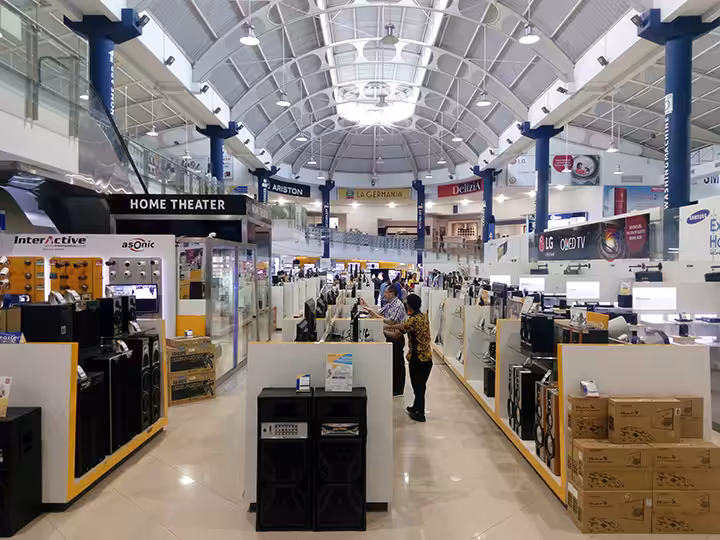 belanja di Hartono Surabaya