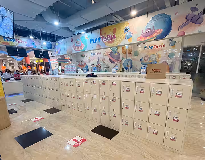 fasilitas loker di Playtopia Gandaria City