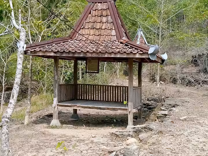 Fasilitas di Curug Pulosari