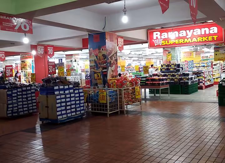 jam buka Hi-Tech Mall surabaya