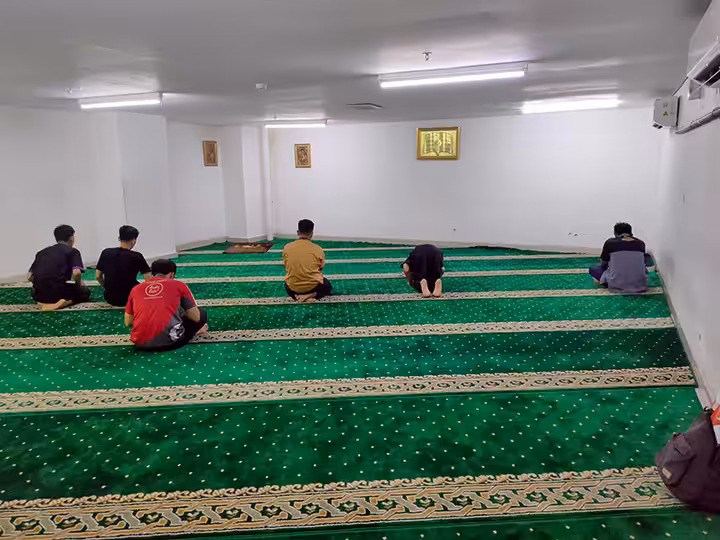 mushola di Mall Bassura