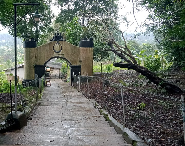 situs wisata ziarah gunung haruman