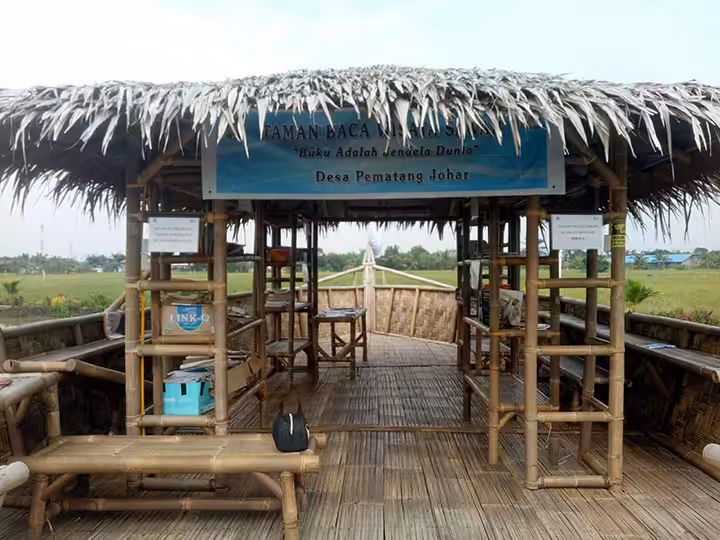 taman baca Sawah Pematang Johar