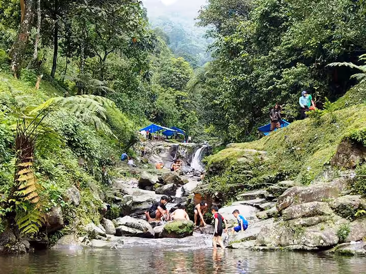 bermain di Curug Nangka Bogor