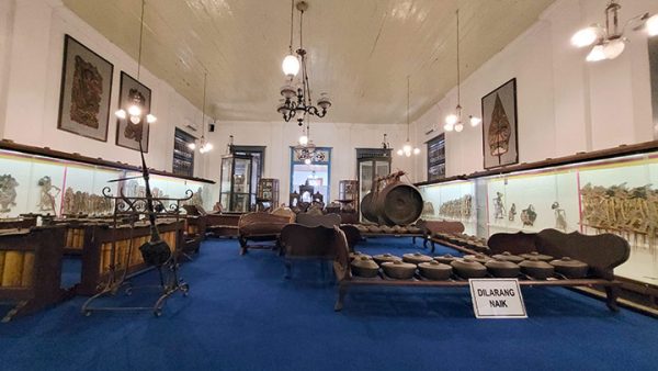 Museum Radya Pustaka: Sejarah, Lokasi, Jam Buka & Harga Tiket