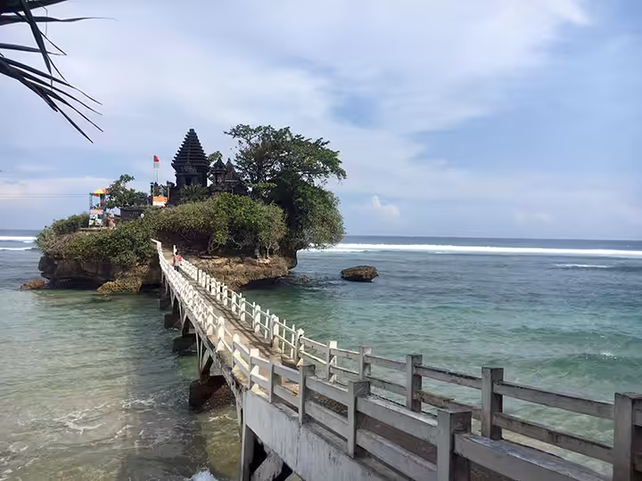 Pantai Balekambang Malang