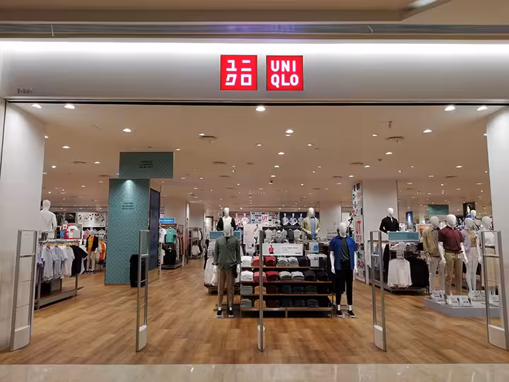 uniqlo Galaxy Mall 3