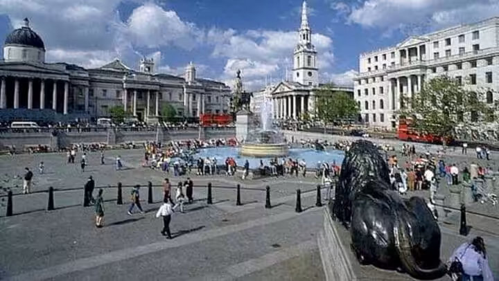 Alun Alun Trafalgar tempat wisata di london