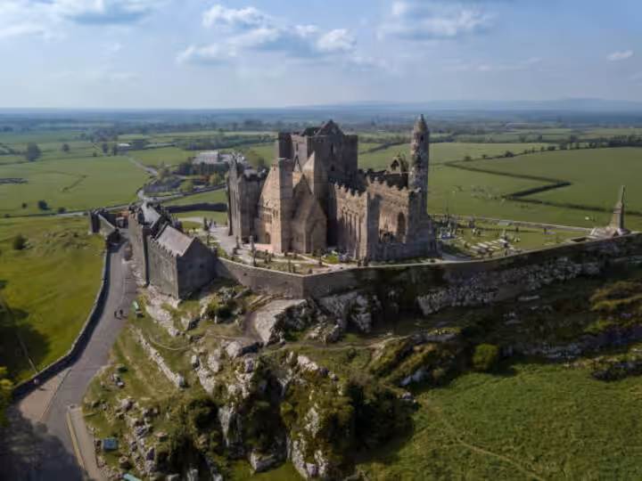 Tempat Wisata di Irlandia Carraig Phádraig