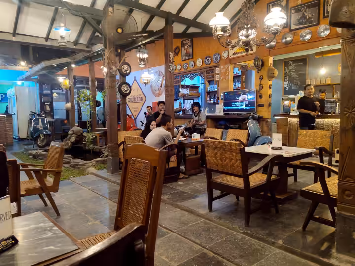 Grandfather Coffee Shop