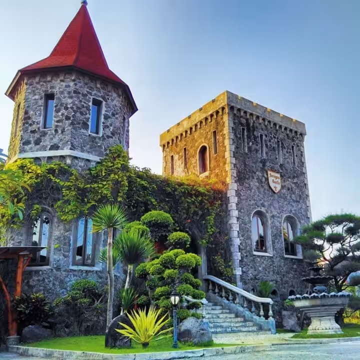 Gubug Makan Mang Engking Soragan Castle