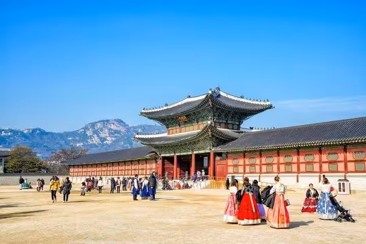 Istana Gyeongbokgung tempat wisata di korea selatan