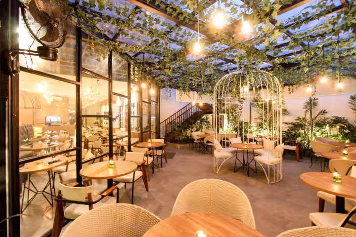 Noach Cafe and Bistro