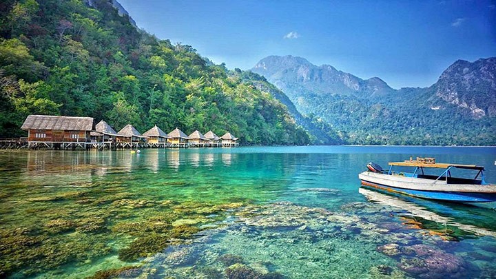 Pantai Ora Maluku Utara