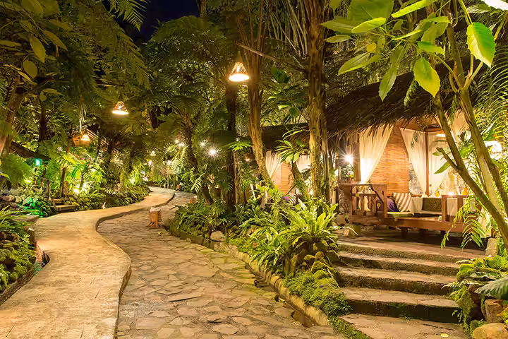 WISATA KULINER Kampung Daun Culture Gallery Cafe