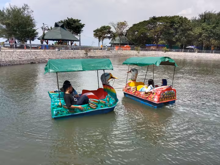bebek air Wisata Pantai Bentar 