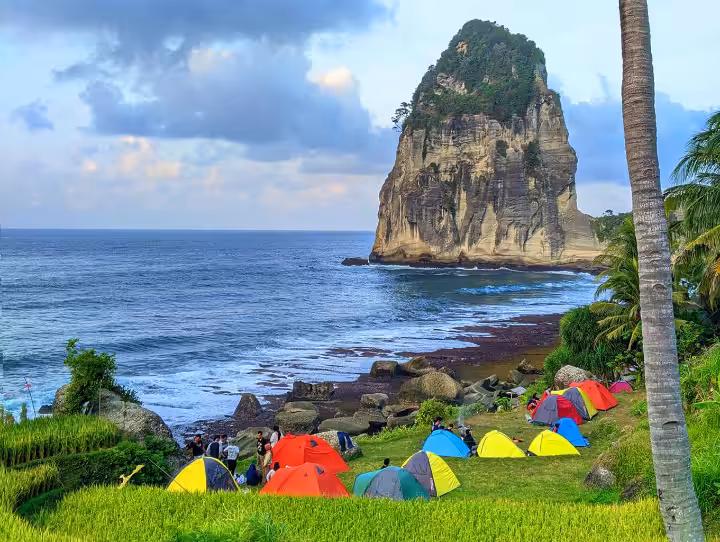 camping ground Pantai Pangasan Pacitan