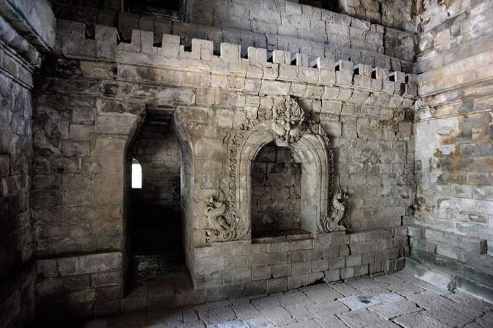 candi sari peninggalan kerajaan