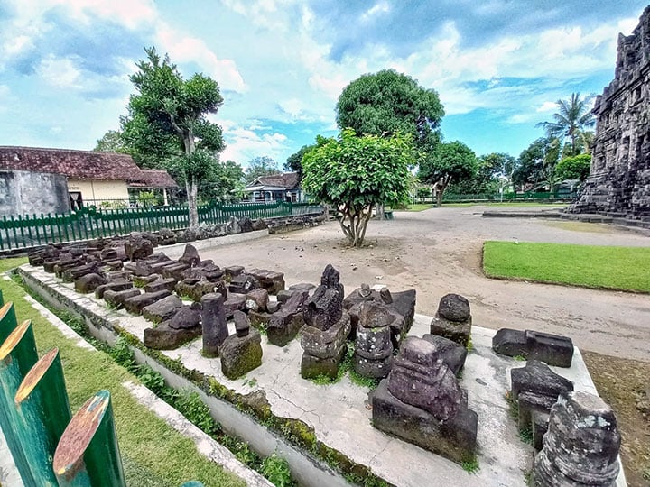 candi sari wikipedia
