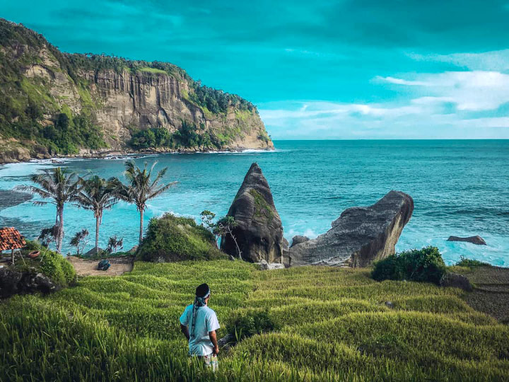 daya tarik Pantai Pangasan Pacitan