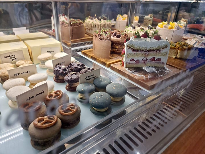 kue di Scarlett Cafe