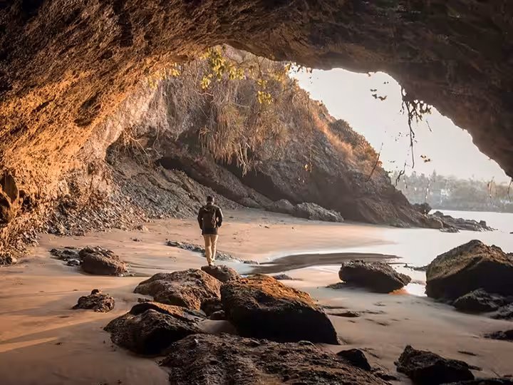 sejarah pantai karang bolong kebumen
