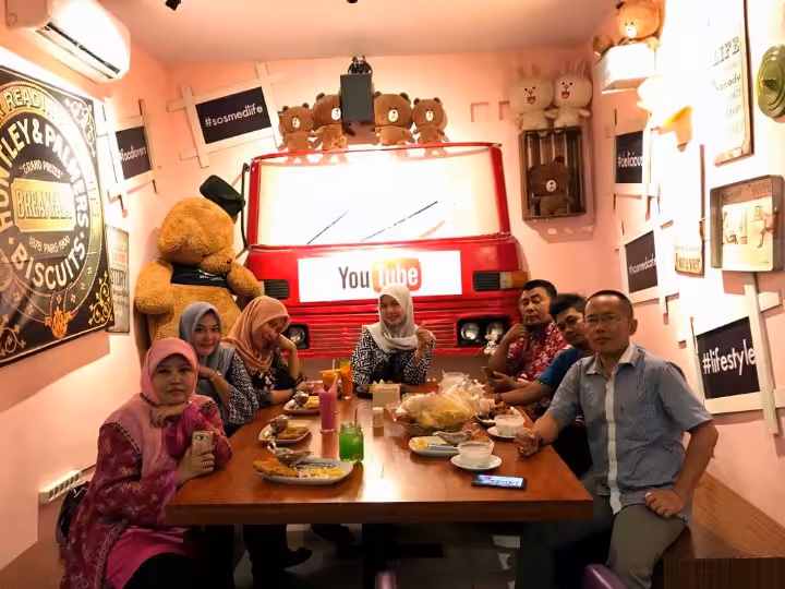 Sosmed Cafe Abdullah Lubis