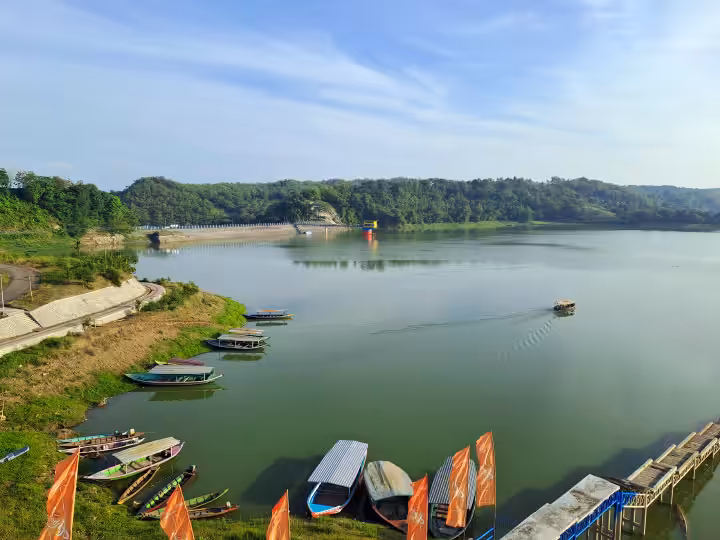 perahu wisata Waduk Cacaban Tegal